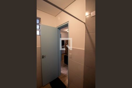 Banheiro de kitnet/studio para alugar com 1 quarto, 22m² em Guaianazes, São Paulo