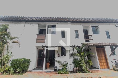 Casa de condomínio para alugar com 80m², 2 quartos e 1 vaga Casa de condomínio para alugar com 80m², 2 quartos e 1 vagaFachada