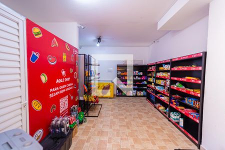 Apartamento para alugar com 30m², 1 quarto e sem vaga Apartamento para alugar com 30m², 1 quarto e sem vagaMini Mercado