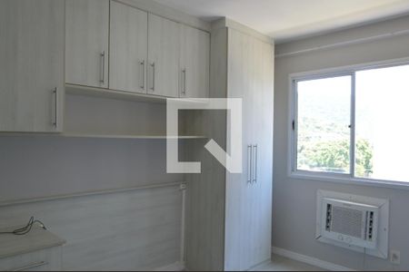 Quarto 1 de apartamento para alugar com 2 quartos, 58m² em Jacarepaguá, Rio de Janeiro