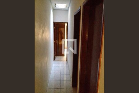 Casa à venda com 150m², 2 quartos e 3 vagas Casa à venda com 150m², 2 quartos e 3 vagasCorredor