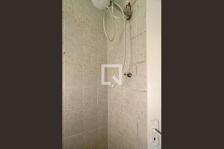 Banheiro de kitnet/studio para alugar com 1 quarto, 18m² em Aclimação, São Paulo