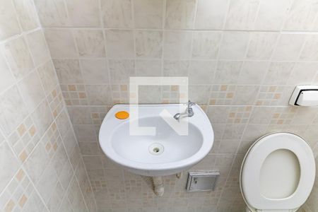 Banheiro de kitnet/studio para alugar com 1 quarto, 20m² em Aclimação, São Paulo