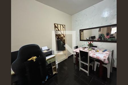 Sala de casa para alugar com 2 quartos, 118m² em Vaz Lobo, Rio de Janeiro