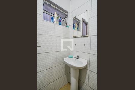 Casa à venda com 159m², 3 quartos e 1 vaga Casa à venda com 159m², 3 quartos e 1 vagaBanheiro 2
