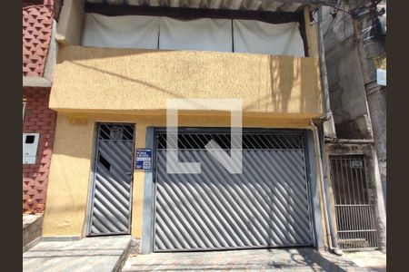 Casa à venda com 159m², 3 quartos e 1 vaga Casa à venda com 159m², 3 quartos e 1 vagaFachada