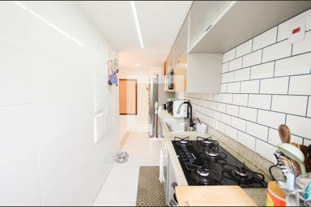 Apartamento à venda com 150m², 3 quartos e 2 vagas Apartamento à venda com 150m², 3 quartos e 2 vagasCozinha e Área de Serviço