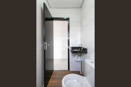 Banheiro de apartamento para alugar com 1 quarto, 27m² em Vila Campanela, São Paulo