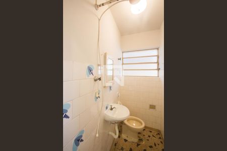 Casa à venda com 300m², 4 quartos e 4 vagas Casa à venda com 300m², 4 quartos e 4 vagasBanheiro de Serviço