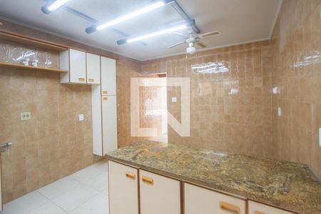 Casa à venda com 300m², 4 quartos e 4 vagas Casa à venda com 300m², 4 quartos e 4 vagasCozinha