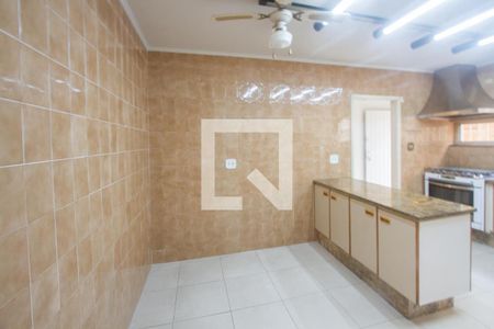 Casa à venda com 300m², 4 quartos e 4 vagas Casa à venda com 300m², 4 quartos e 4 vagasCozinha