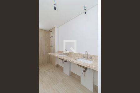 Apartamento à venda com 157m², 3 quartos e 2 vagasSuíte 1 - Banheiro