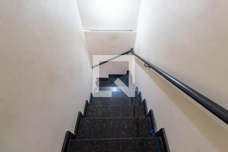 Apartamento para alugar com 64m², 2 quartos e 1 vagaEscada