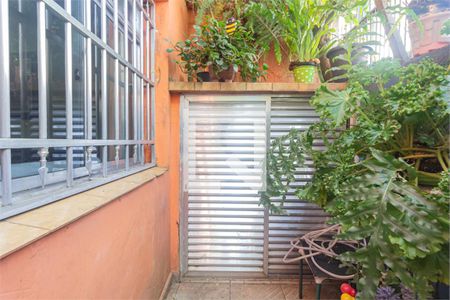 Casa à venda com 3 quartos, 97m² em Vila Fachini, São Paulo