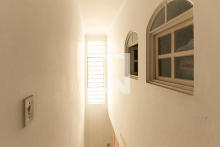 Casa para alugar com 300m², 3 quartos e 2 vagasEscada