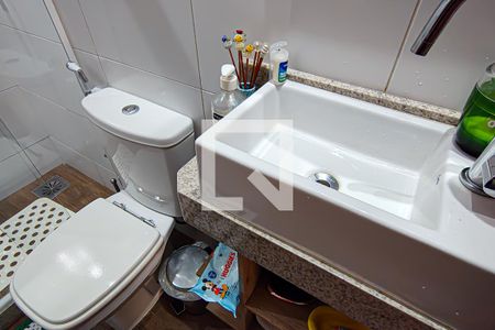 Casa à venda com 170m², 4 quartos e 1 vaga Casa à venda com 170m², 4 quartos e 1 vagabanheiro social