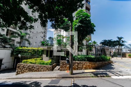 Apartamento à venda com 147m², 3 quartos e 3 vagas Apartamento à venda com 147m², 3 quartos e 3 vagasFachada e portaria