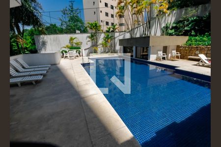 Apartamento à venda com 147m², 3 quartos e 3 vagas Apartamento à venda com 147m², 3 quartos e 3 vagasÁrea comum - Piscina