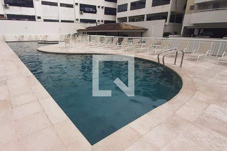 Apartamento à venda com 128m², 3 quartos e 2 vagas Apartamento à venda com 128m², 3 quartos e 2 vagasÁrea comum - Piscina