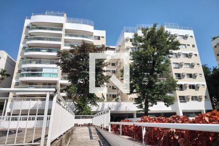 Apartamento à venda com 128m², 3 quartos e 2 vagas Apartamento à venda com 128m², 3 quartos e 2 vagasFachada