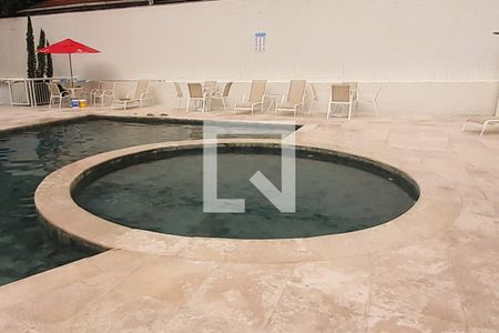 Apartamento à venda com 128m², 3 quartos e 2 vagas Apartamento à venda com 128m², 3 quartos e 2 vagasÁrea comum - Piscina