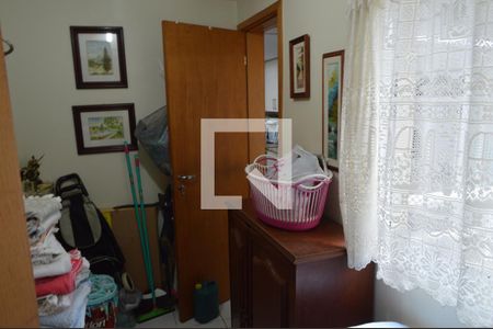 Apartamento à venda com 128m², 3 quartos e 2 vagas Apartamento à venda com 128m², 3 quartos e 2 vagasQuarto de Serviço