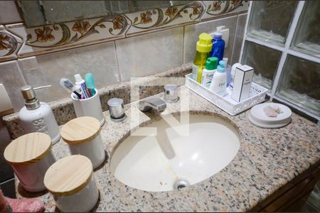 Apartamento à venda com 76m², 2 quartos e 1 vaga Apartamento à venda com 76m², 2 quartos e 1 vagaBanheiro da Suíte