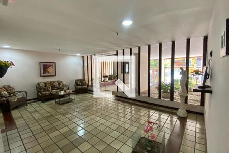 Apartamento à venda com 76m², 2 quartos e 1 vaga Apartamento à venda com 76m², 2 quartos e 1 vagaHall