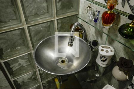 Apartamento à venda com 76m², 2 quartos e 1 vaga Apartamento à venda com 76m², 2 quartos e 1 vagaBanheiro Social