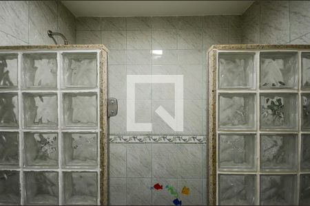 Apartamento à venda com 76m², 2 quartos e 1 vaga Apartamento à venda com 76m², 2 quartos e 1 vagaBanheiro Social