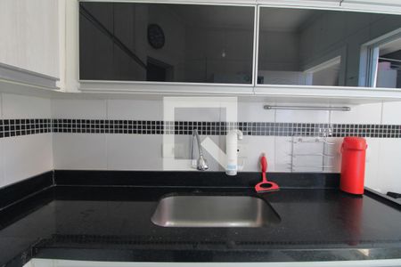 Casa de condomínio para alugar com 151m², 2 quartos e 2 vagasCozinha / pia