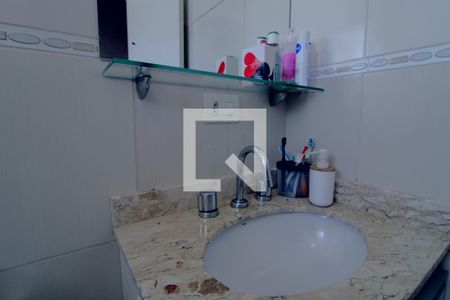 Casa de condomínio para alugar com 151m², 2 quartos e 2 vagasBanheiro da suíte 1 / pia