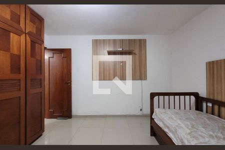 Casa à venda com 200m², 2 quartos e 2 vagasQuarto - Casa 2