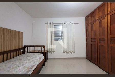 Casa à venda com 200m², 2 quartos e 2 vagasQuarto - Casa 2