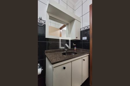 Casa à venda com 200m², 2 quartos e 2 vagasBanheiro - Casa 2