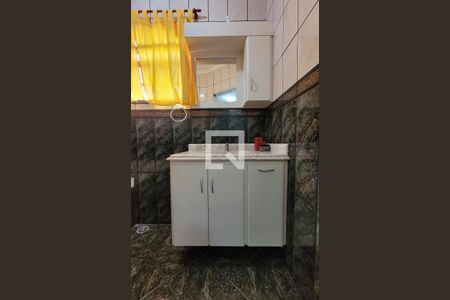 Casa à venda com 200m², 2 quartos e 2 vagasBanheiro da suíte