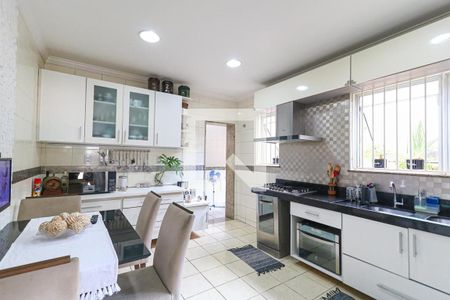 Casa à venda com 240m², 5 quartos e 2 vagasCozinha