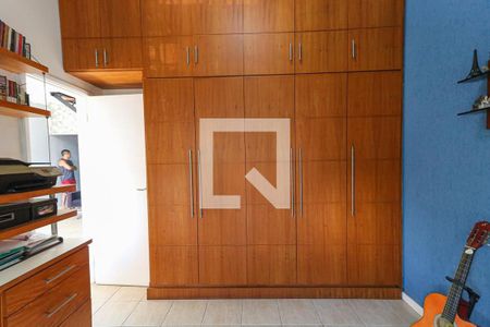 Casa à venda com 240m², 5 quartos e 2 vagasQuarto