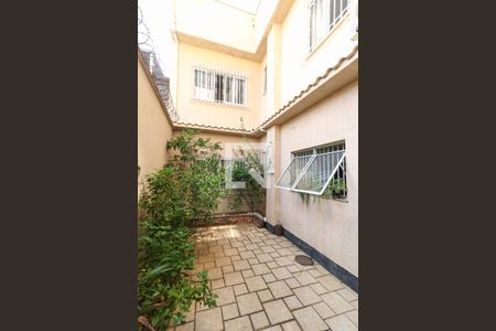 Casa à venda com 240m², 5 quartos e 2 vagasQuintal