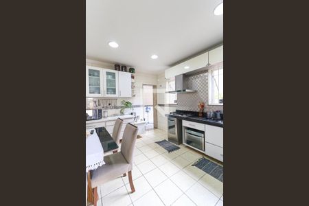 Casa à venda com 240m², 5 quartos e 2 vagasCozinha