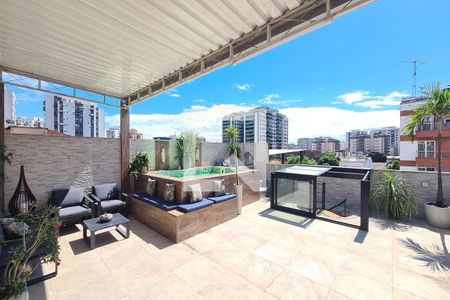 Casa à venda com 240m², 5 quartos e 2 vagasÁrea comum - Piscina