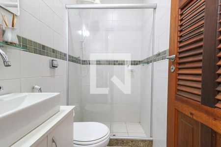 Casa à venda com 240m², 5 quartos e 2 vagasBanheiro de Serviço