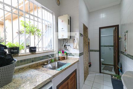 Casa à venda com 240m², 5 quartos e 2 vagasÁrea de Serviço