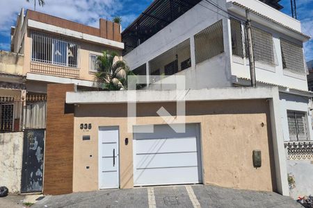 Casa à venda com 240m², 5 quartos e 2 vagasFachada casa externa