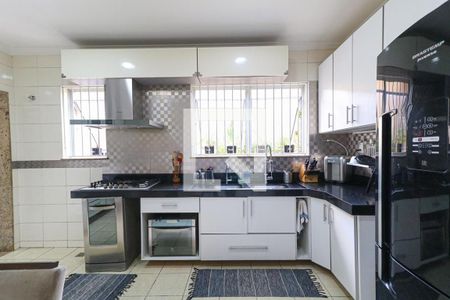 Casa à venda com 240m², 5 quartos e 2 vagasCozinha