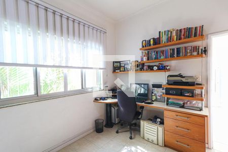 Casa à venda com 240m², 5 quartos e 2 vagasQuarto