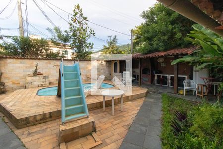 Casa à venda com 500m², 3 quartos e 2 vagasQuintal