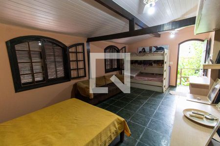 Casa à venda com 500m², 3 quartos e 2 vagas Casa à venda com 500m², 3 quartos e 2 vagasSuíte