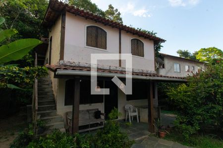 Casa à venda com 500m², 3 quartos e 2 vagasFachada