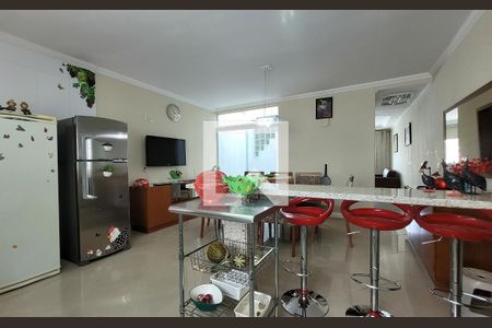 Casa à venda com 159m², 3 quartos e 3 vagas Casa à venda com 159m², 3 quartos e 3 vagasCozinha